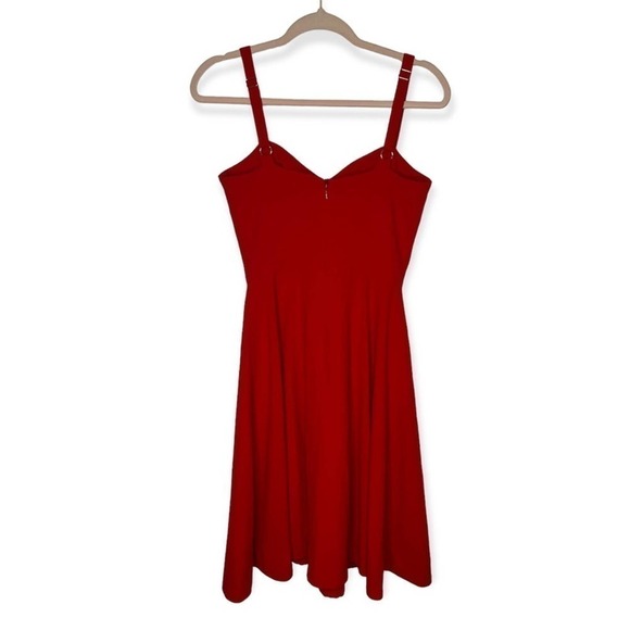 Dress the population Bianca red twist sweetheart dress - Picture 4 of 6